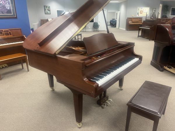 2004 Yamaha GC1 baby grand piano in walnut - Grand Pianos